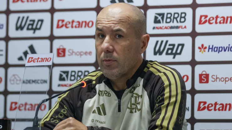 Leonardo Jardim mandou sério recado aos corneteiros - Foto: Robson Mafra/AGIF