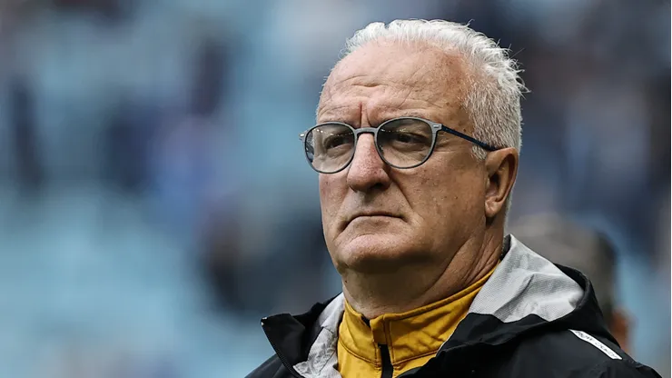 Dorival durante jogo contra o Grêmio na Arena.