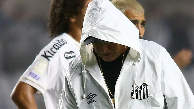 Derrota para o Athletico-PR na Vila Belmiro complicou situação do Santos no Brasileiro