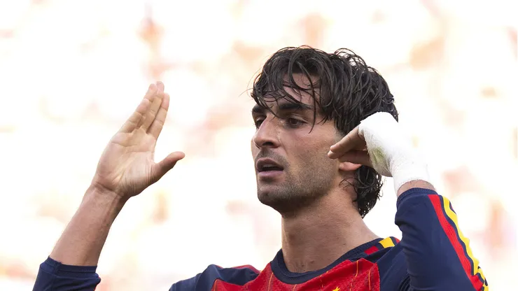 Ferran Torres em campo pela Seleção da Espanha.