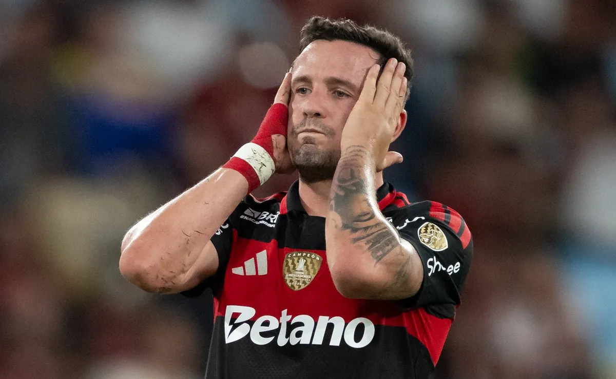 Leonardo Jardim barra Saúl no Flamengo e meia espanhol fica “esquecido” no banco
