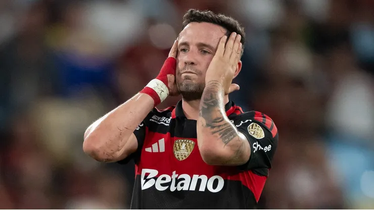 Saúl, meio-campista espanhol do Flamengo - Foto: Jorge Rodrigues/AGIF