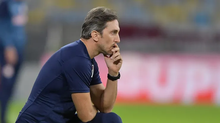 Zubeldía balança no cargo técnico do Fluminense.