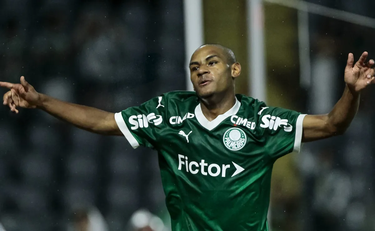 Palmeiras exige pagamento de R$ 294 milhões e não deve concluir venda do atacante Eduardo Conceição