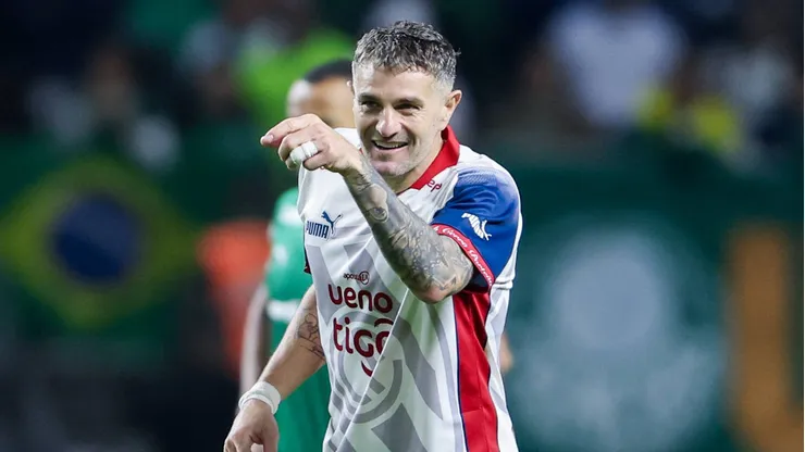 Aos 37 anos, Pablo Vegetti é a principal esperança de gol do Cerro Porteño contra o Palmeiras na Libertadores