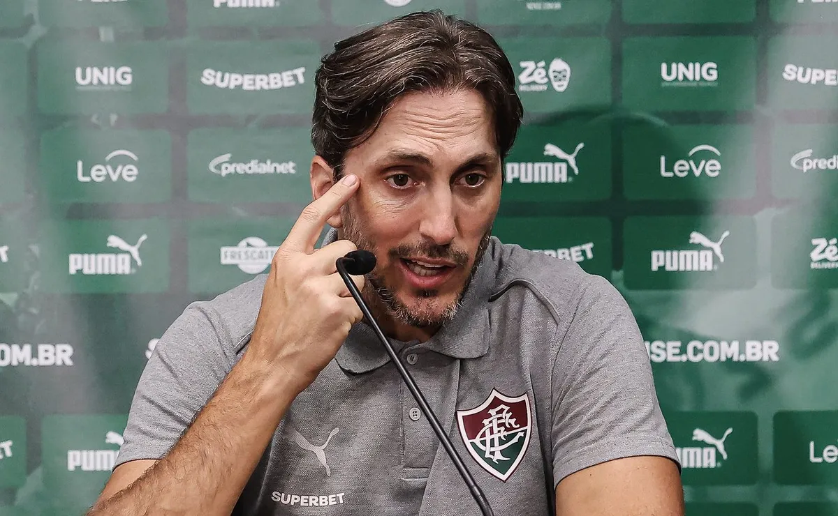 Zubeldía explica mudança do Fluminense após susto na Libertadores e expõe bastidores com o rival