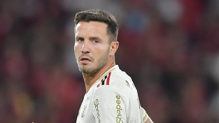Saúl, meio-campista espanhol do Flamengo - Foto: Thiago Ribeiro/AGIF