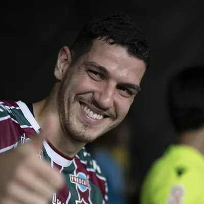 Zenit quer renovar com Nino e dificulta retorno ao Brasil