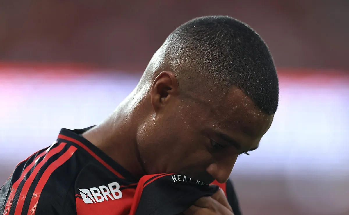 Peñarol não desiste de De La Cruz e busca parceiros para destravar negociação com o Flamengo