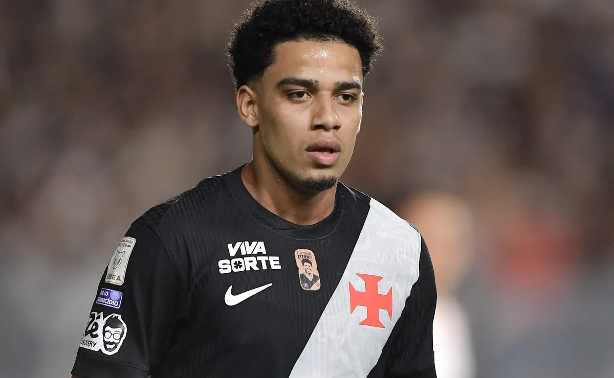 Brenner tem lesão confirmada no pé e vira desfalque do Vasco por pelo menos 45 dias