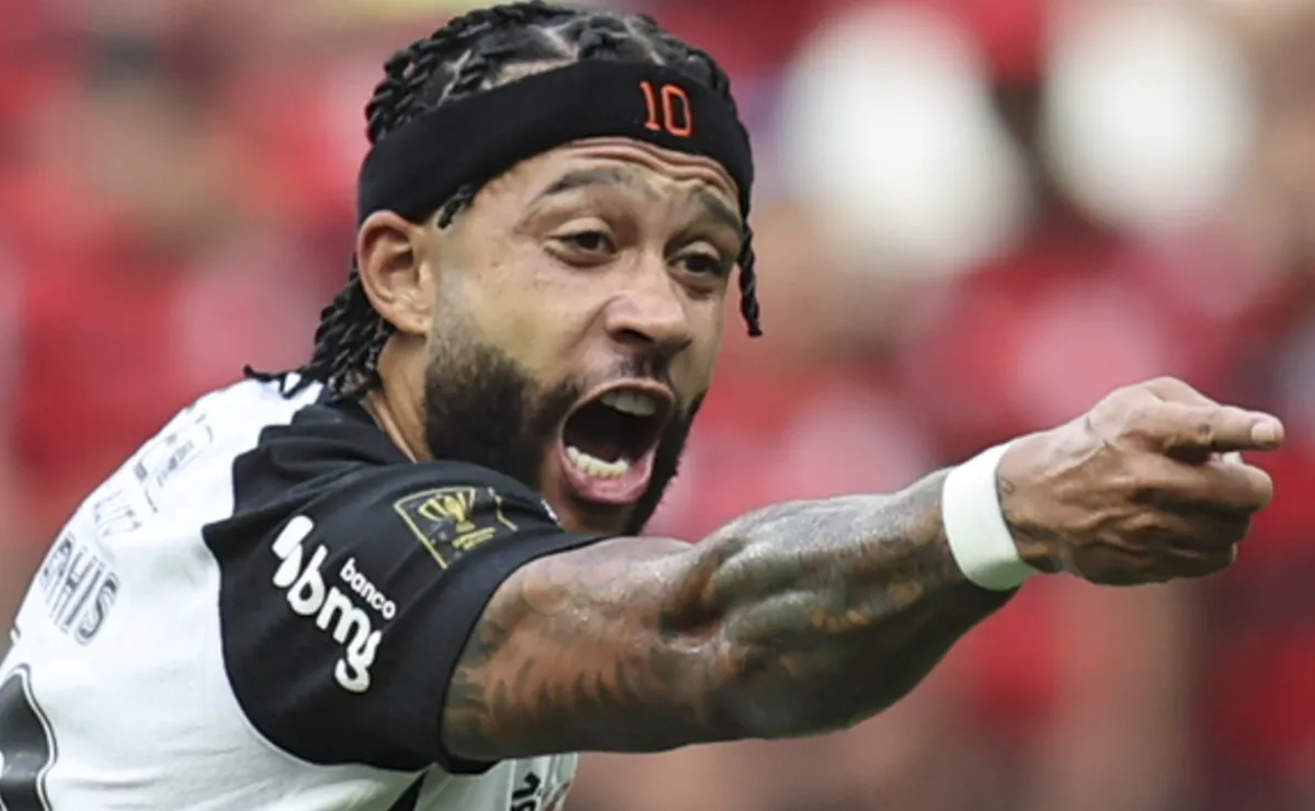Memphis Depay se pronuncia sobre desistência do Corinthians em renovação: “Comportamento inaceitável”