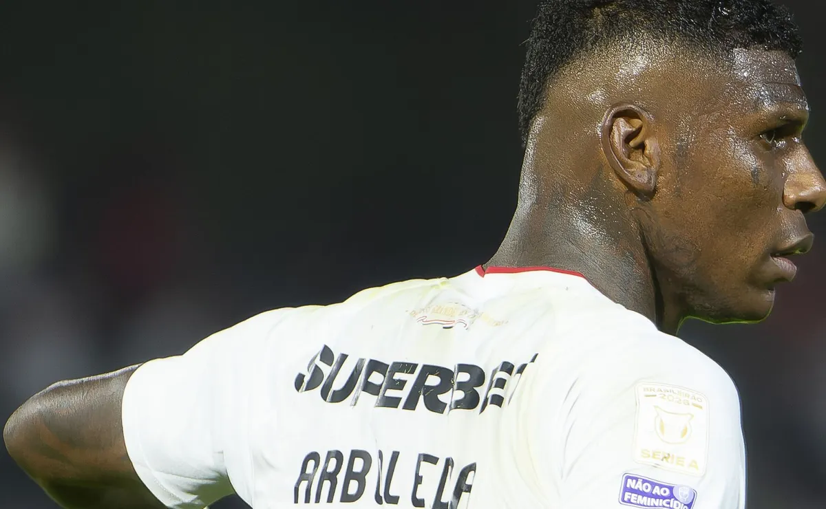 Arboleda se desculpa com torcida do São Paulo e revela desejo após polêmica