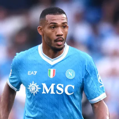Atlético-MG demonstra interesse em Juan Jesus, mas zagueiro prioriza Europa