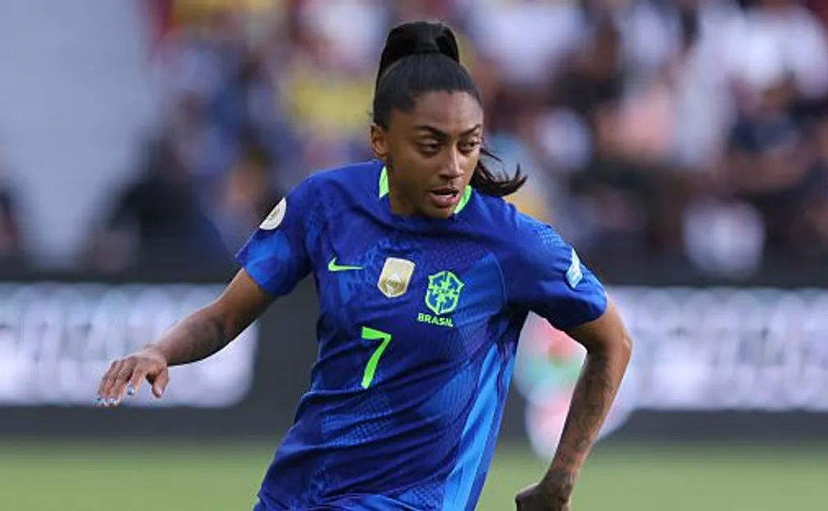 De Kerolin ao topo: futebol feminino do Brasil quebra recordes e impulsiona mercado da bola global