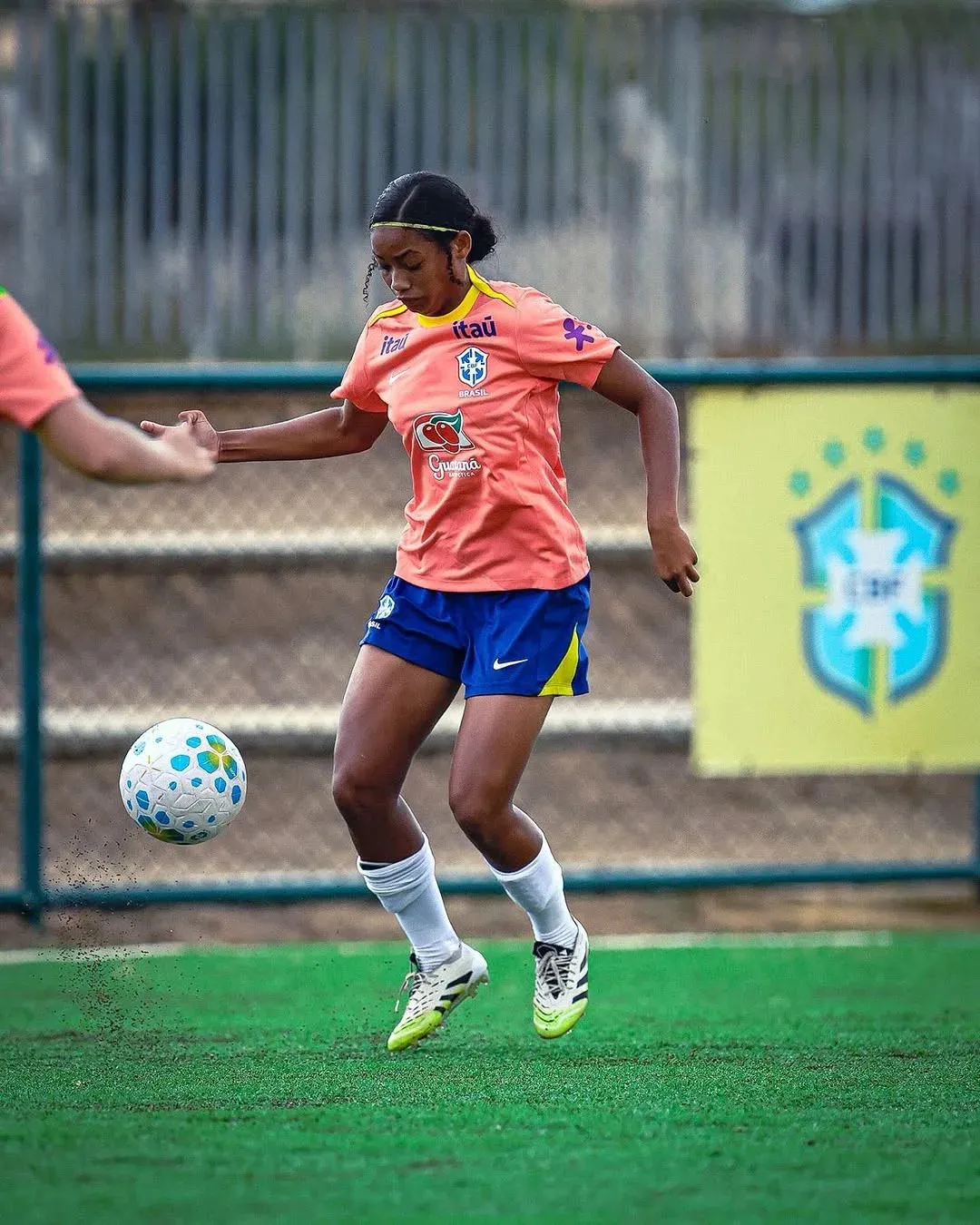Ket é considerada uma das principais revelações da modalidade – Foto: Divulgação/CBF