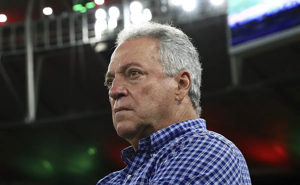 Abel Braga atualiza negociações do Inter por Eliasson, Bakambu e Arce nesta quarta-feira