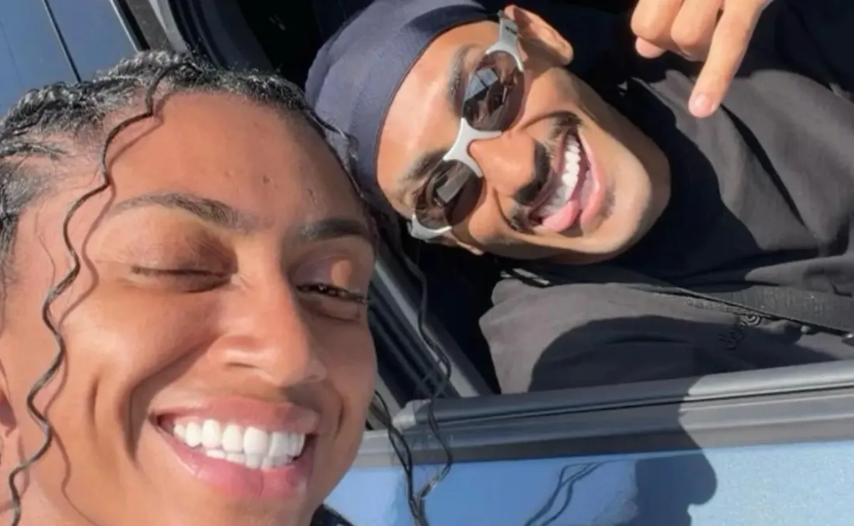 Kerolin estreia em Barcelona x Montpellier e publica foto junto com Raphinha: “Sou fã desse carinha”