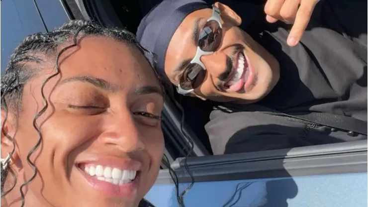 Kerolin publicou uma foto com Raphinha.
