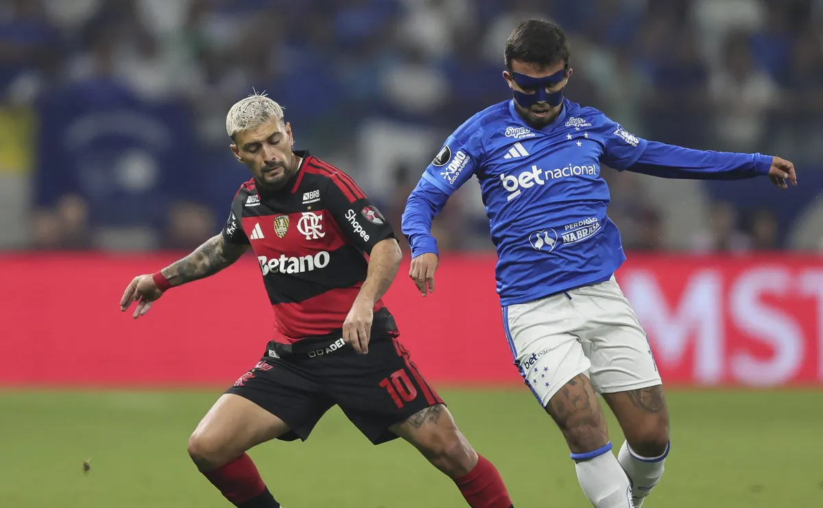 Matheus Henrique deveria ter sido expulso em Cruzeiro x Flamengo, afirma PVC