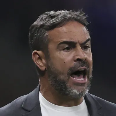 Artur Jorge faz jogo estudado e Cruzeiro empata com Flamengo