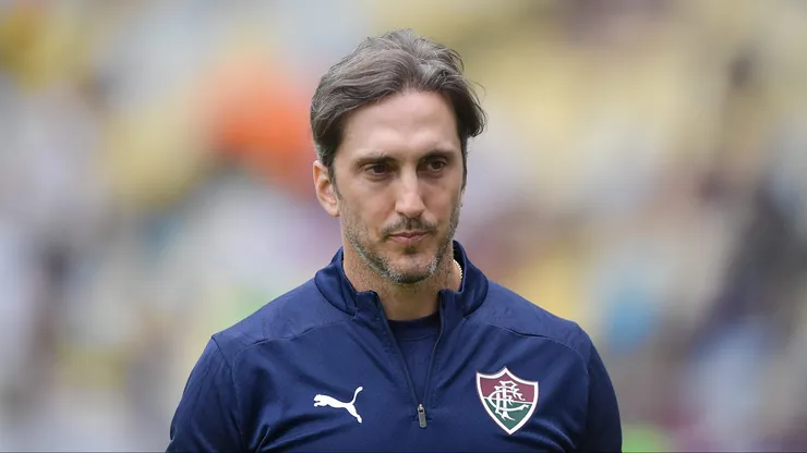 Luis Zubeldia tecnico do Fluminense durante partida contra o Bahia no estadio Maracana pelo campeonato Amistoso.