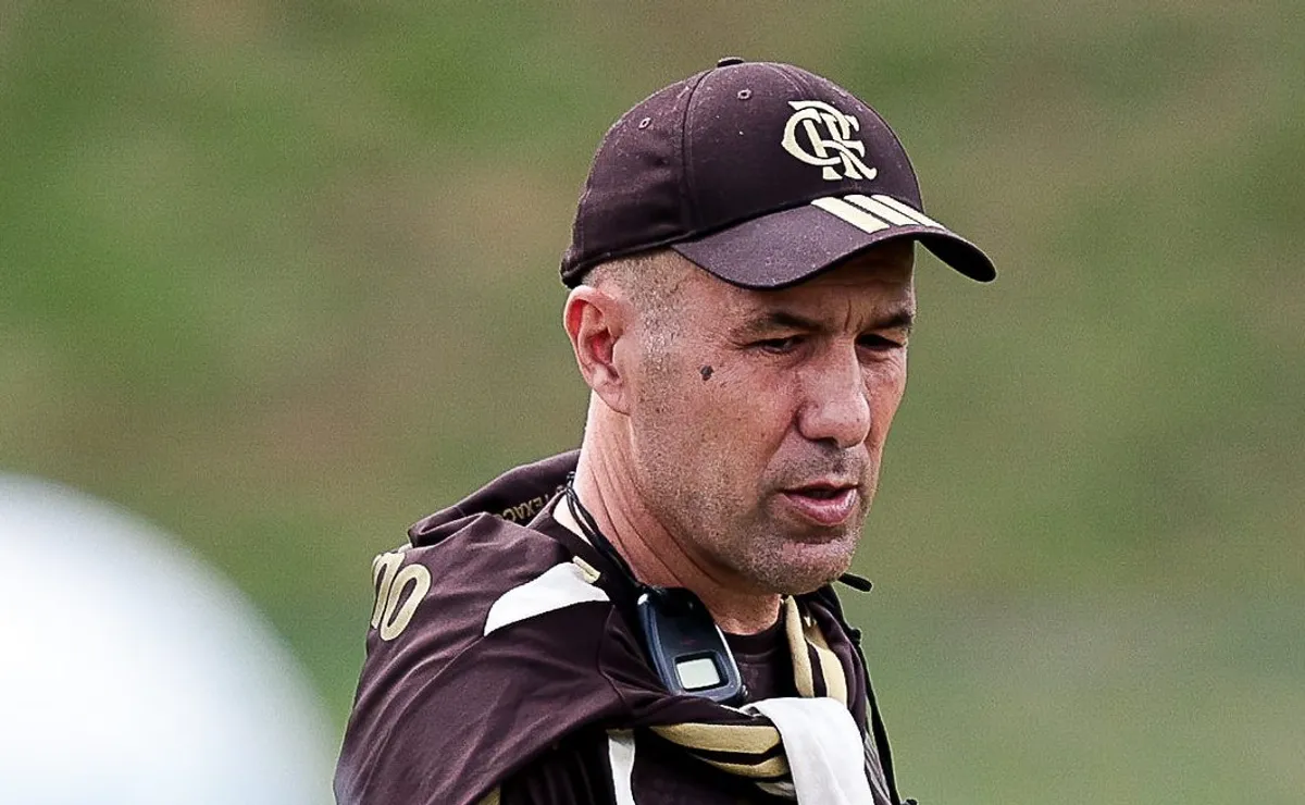 Leonardo Jardim aprova saída de Wallace Yan e transferência para o Red Bull Bragantino avança