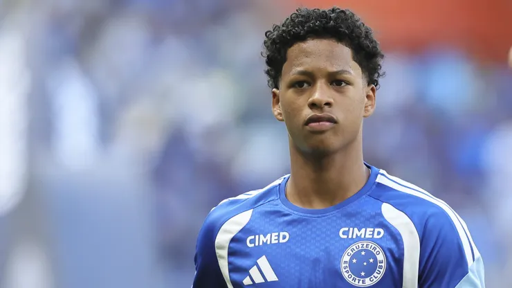 Zé Lucas em ação pelo Cruzeiro - Foto: Gilson Lobo/AGIF
