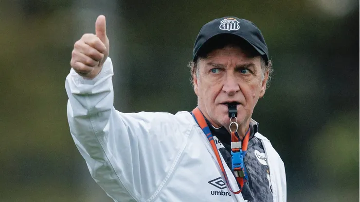 Cuca j´entregou a lita do que precisa para o elenco - Fotos: Raul Baretta/ Santos FC.
