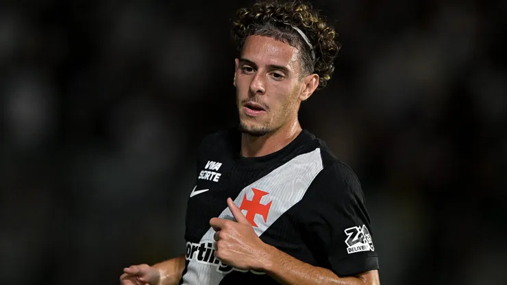 Nuno Moreira é titular no Vasco. Foto: Thiago Ribeiro/AGIF