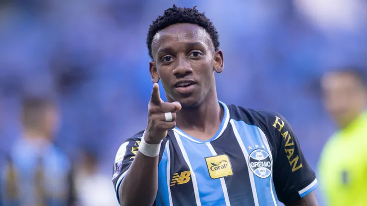 Gabriel Mec ainda não renovou com o Grêmio.