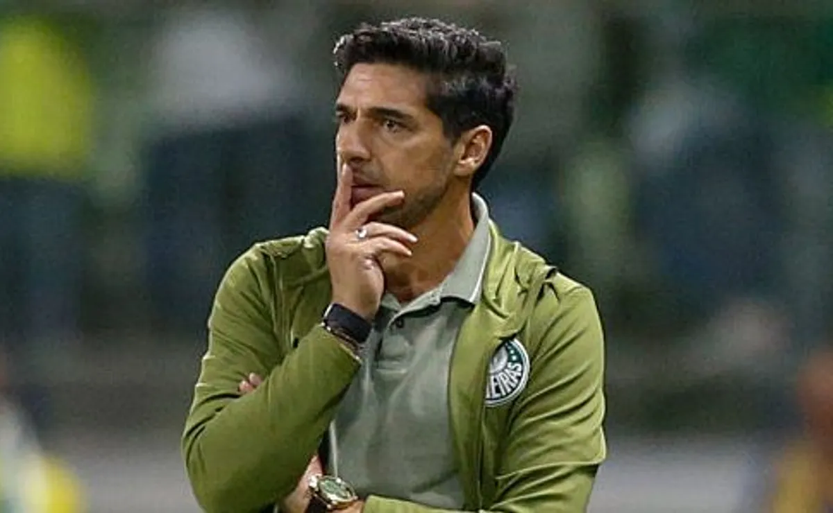 Opinão: Após protesto confuso, Abel tem desafio maior que a pressão: reinventar o Palmeiras