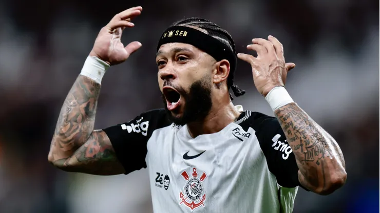 Memphis Depay não teve sua renovação confirmada pelo Corinthians.