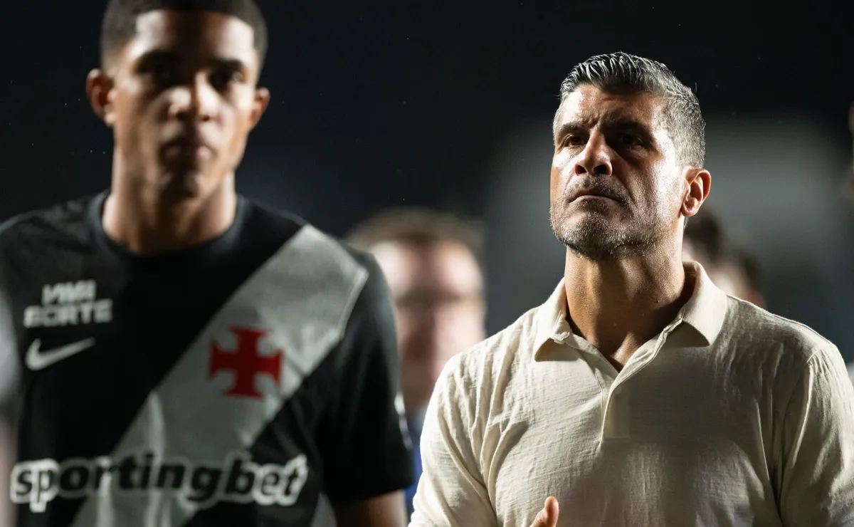 Pedro Emanuel organiza Vasco, mas erra nas mexidas e expõe principal carência contra Olimpia