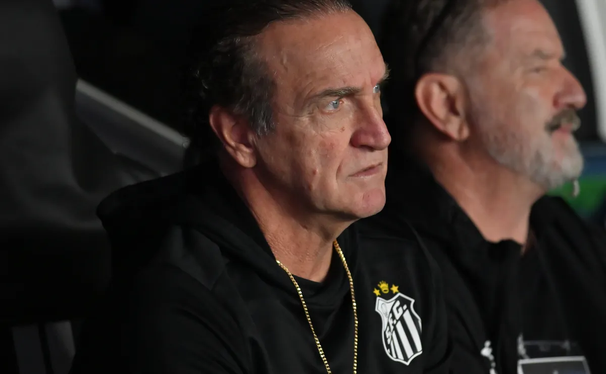 Cuca vive dilema no Santos em meio a dúvidas para enfrentar o Vasco