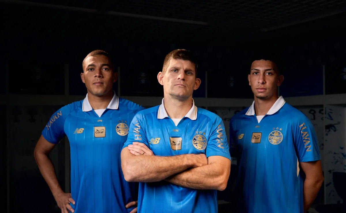 Grêmio lança terceira camisa de 2026 com homenagem aos 30 anos da histórica Tríplice Coroa
