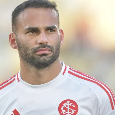 De volta, Thiago Maia vira trunfo decisivo no Internacional