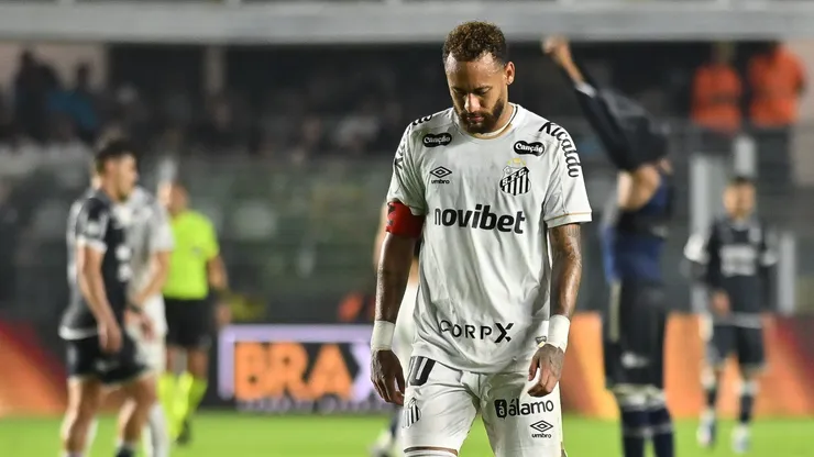 Neymar em ação pelo Santos - Foto Jota ErreAGIF