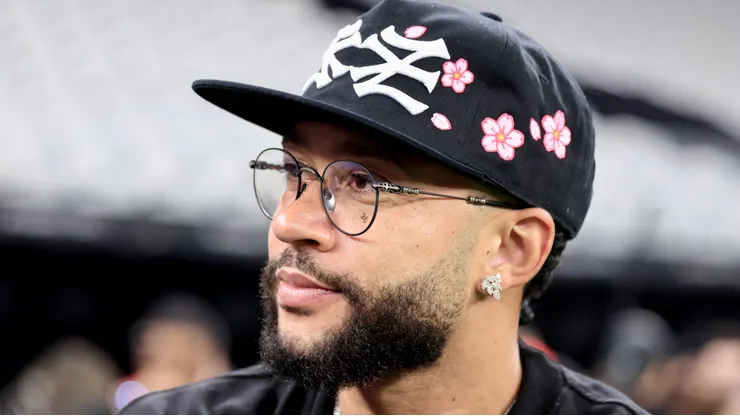 Memphis Depay voltou a negociar com o Corinthians.