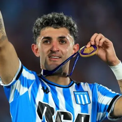 Santos negocia troca com Racing de Adonis Frías por Martirena
