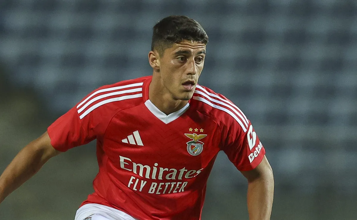 Inter e Fluminense avalia contratação de Tiago Gouveia, atacante do Benfica, diz portal
