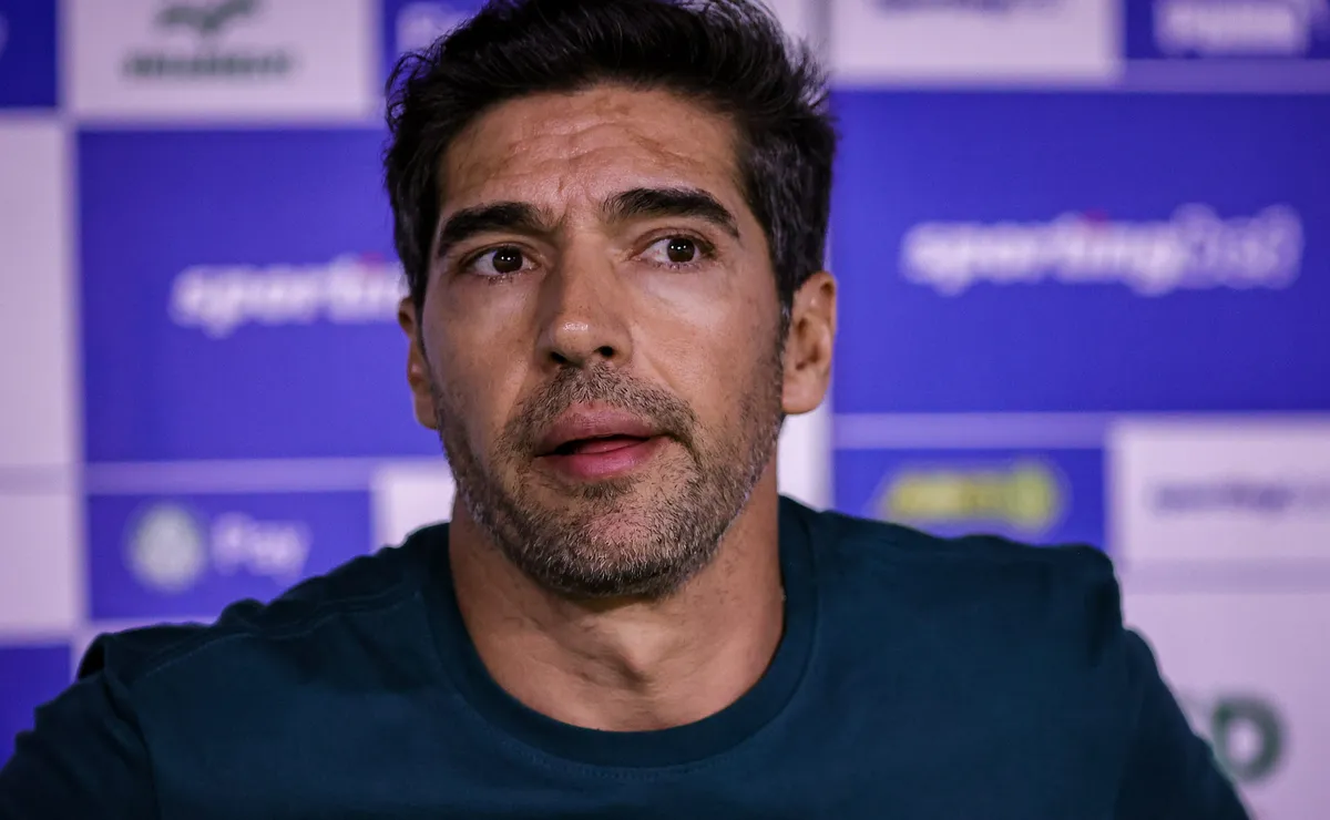 Abel Ferreira justifica motivo de Palmeiras sofrer muitos gols: “Faltam os três zagueiros”