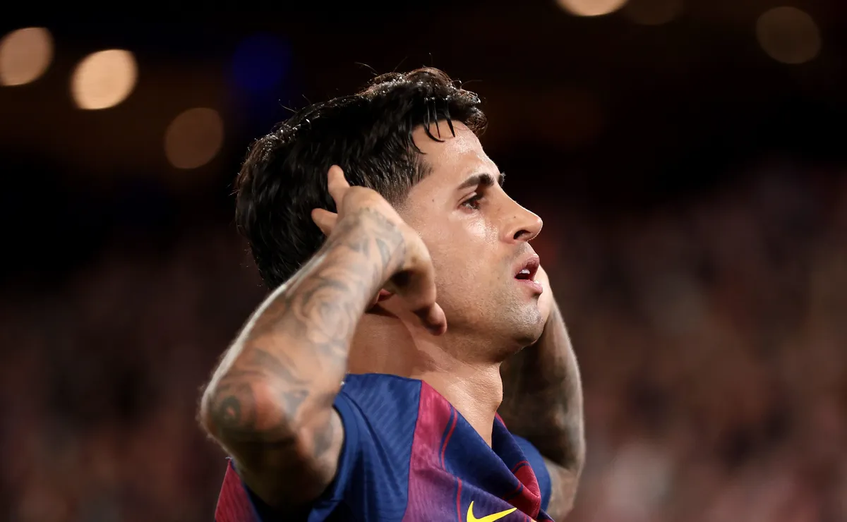 João Cancelo rescinde com o Al-Hilal e assina novo contrato com o Barcelona nos próximos dias