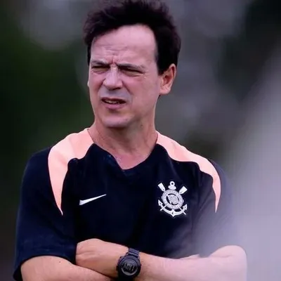 Opinião: Diniz acerta ao mesclar titulares do Corinthians