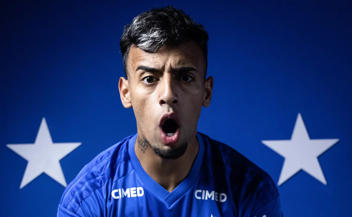Lucho Rodríguez deixa assistência na estreia e Cruzeiro vence Corinthians por 2 a 1