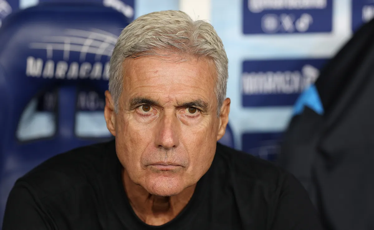Luís Castro conta com apoio do elenco gremista mesmo com temporada de oscilação