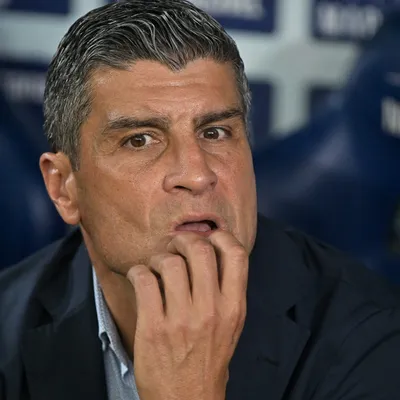 O que trava o Vasco? Pedro Emanuel cita nó tático e baque mental