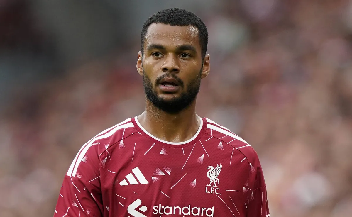 Tottenham avança por Savinho e já mira Gakpo, do Liverpool