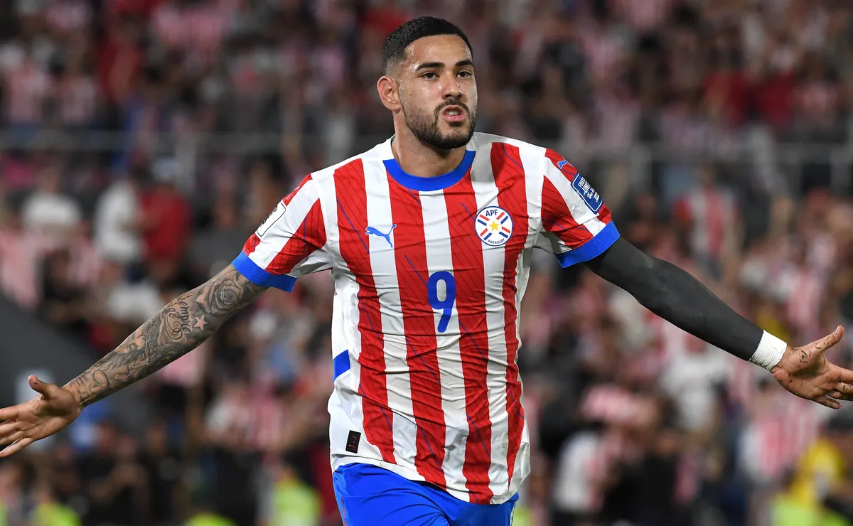 Inter sonda o atacante Sanabria, de 30 anos, que disputou a Copa do Mundo