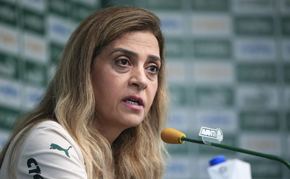 Leila Pereira já estaria com a cabeça no Vasco, diz jornalista nos bastidores do Palmeiras