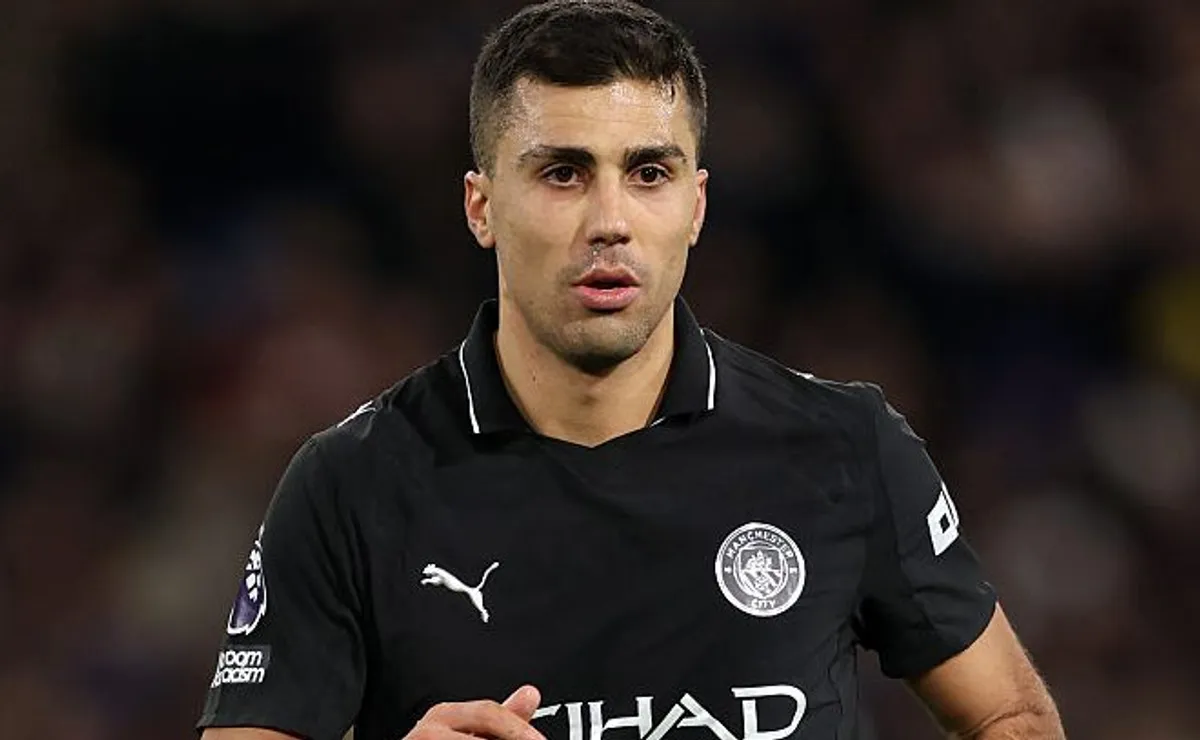 Manchester City avança por substituto de Rodri em acordo de R$ 583 milhões